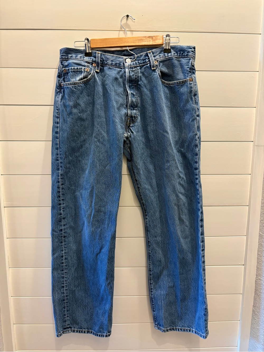 Levi’s Men's Straight-Leg Jeans in Medium Blue Denim